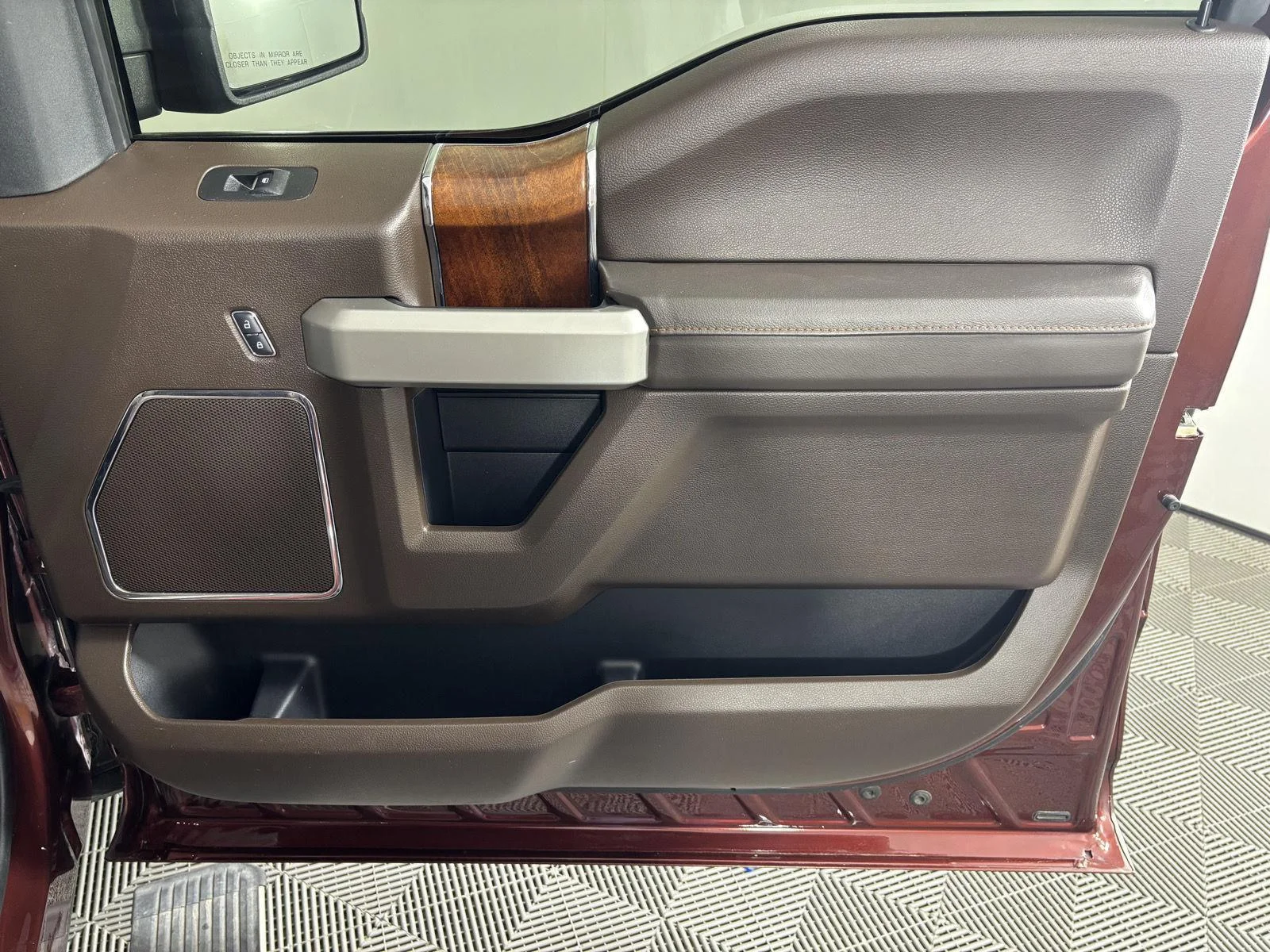 Used 2017 Bronze Fire/Caribou Ford King Ranch image 24