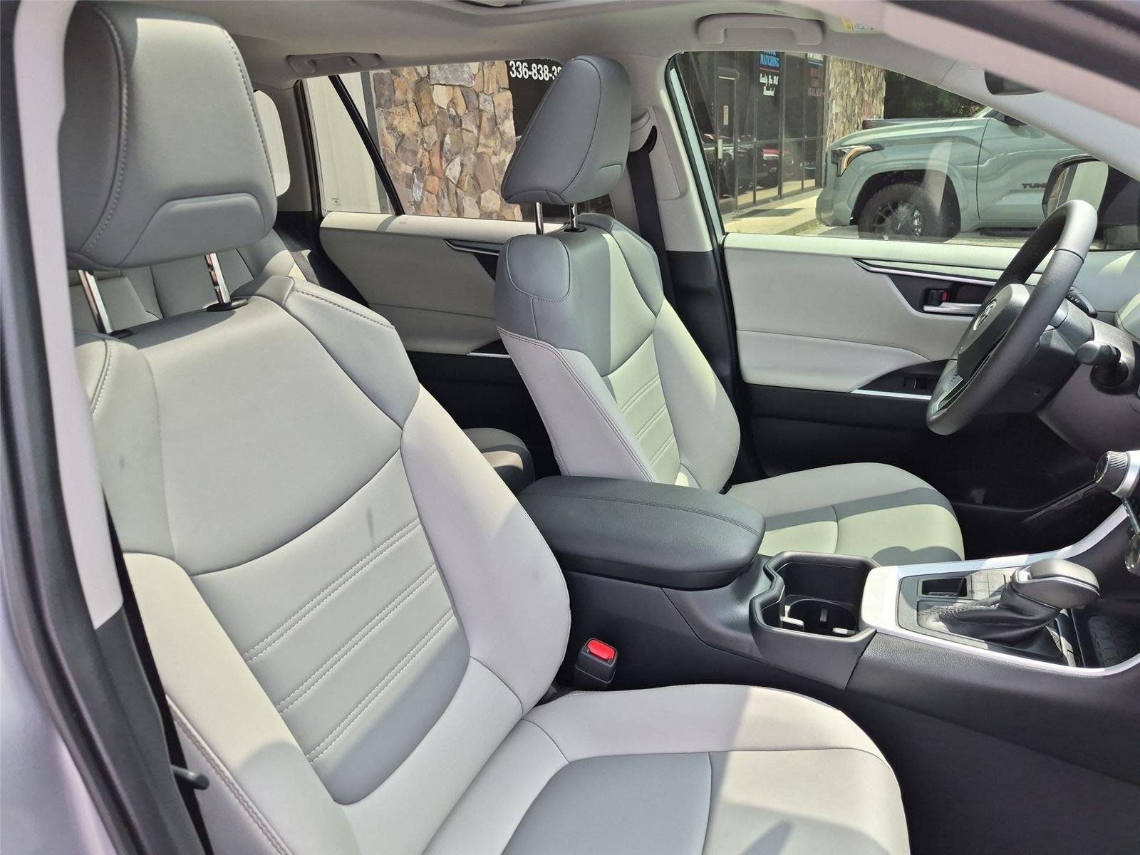 Used 2025 Silver Sky Metallic Toyota XLE Premium image 36