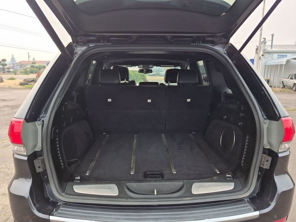 Used 2014 Maximum Steel Metallic Jeep Limited image 26