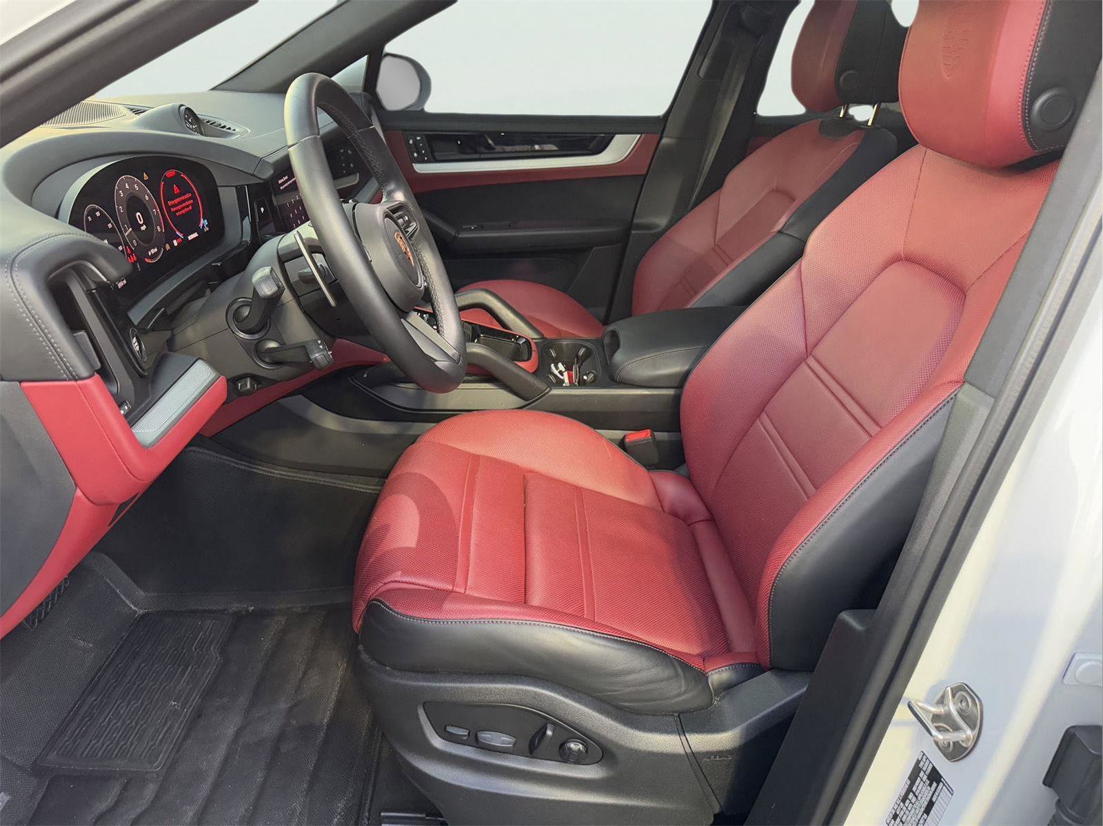 Used 2025 White Porsche  image 12