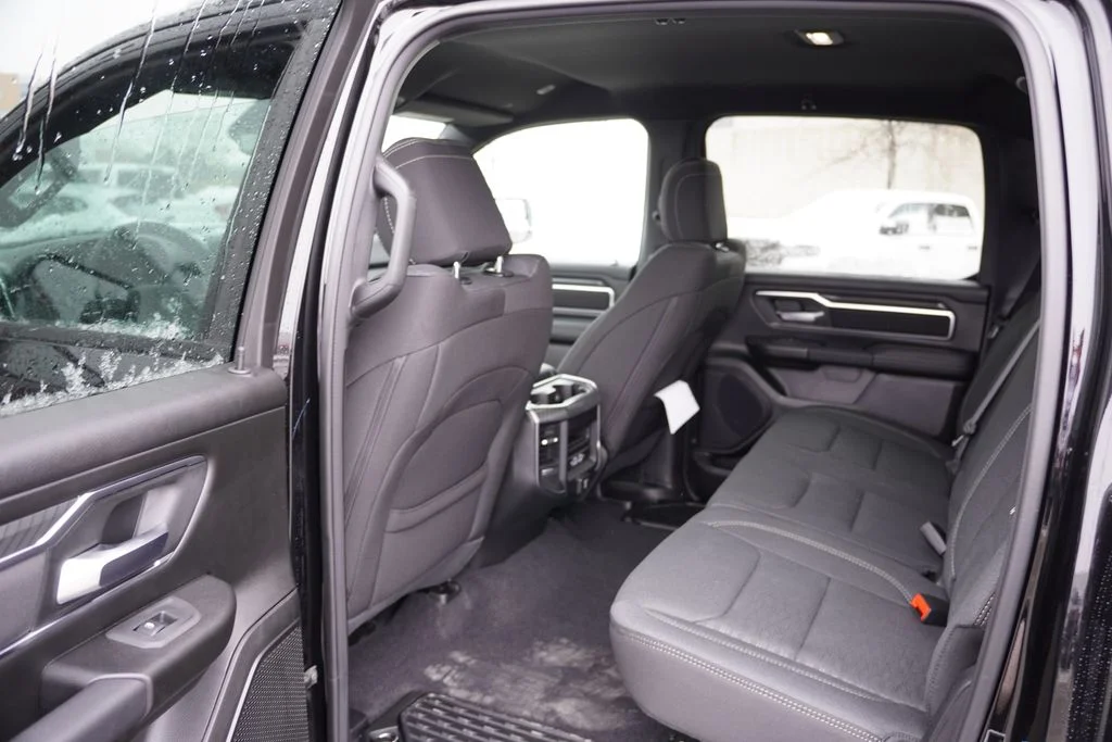 New 2026 Diamond Black Crystal Pearl-Coat Exterior Paint RAM Big Horn image 13