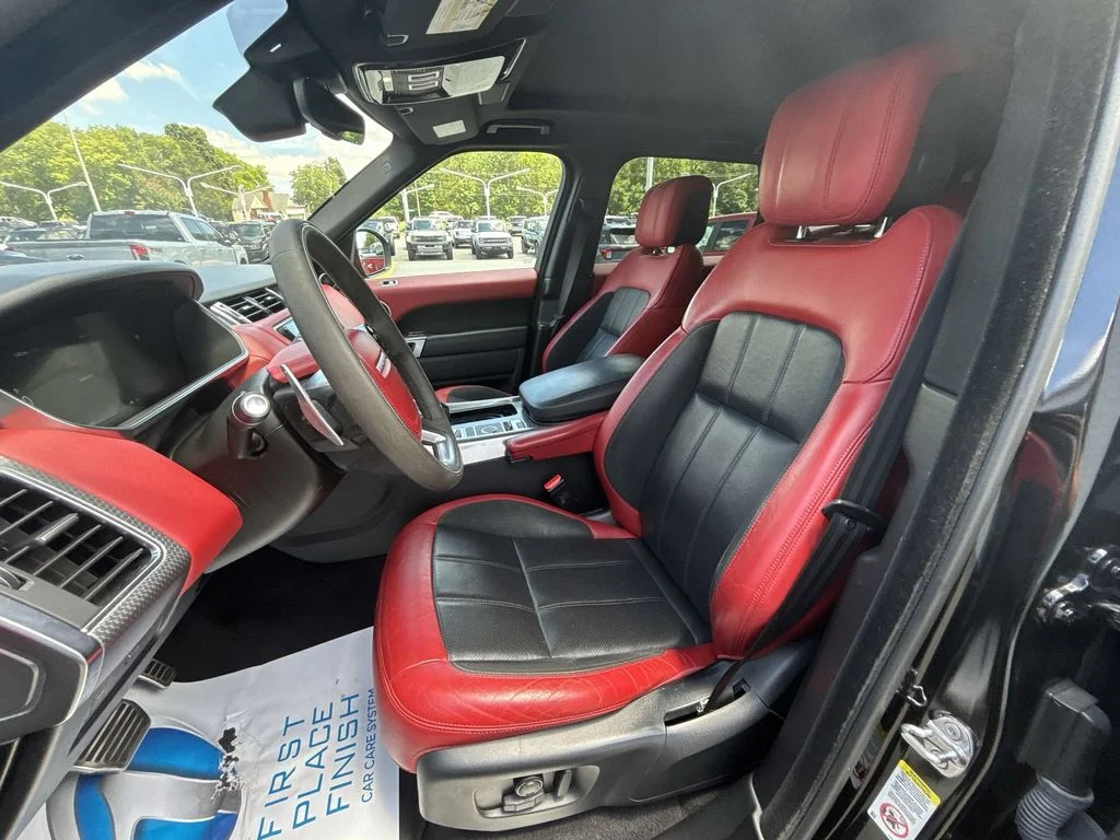 Used 2019  Land Rover HST image 13