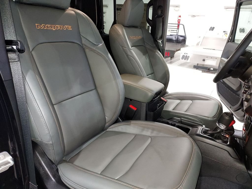 Used 2025 Black Jeep Mojave image 30