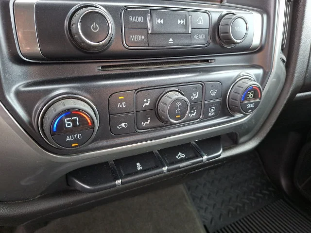 Used 2014 Silver Chevrolet LT image 16