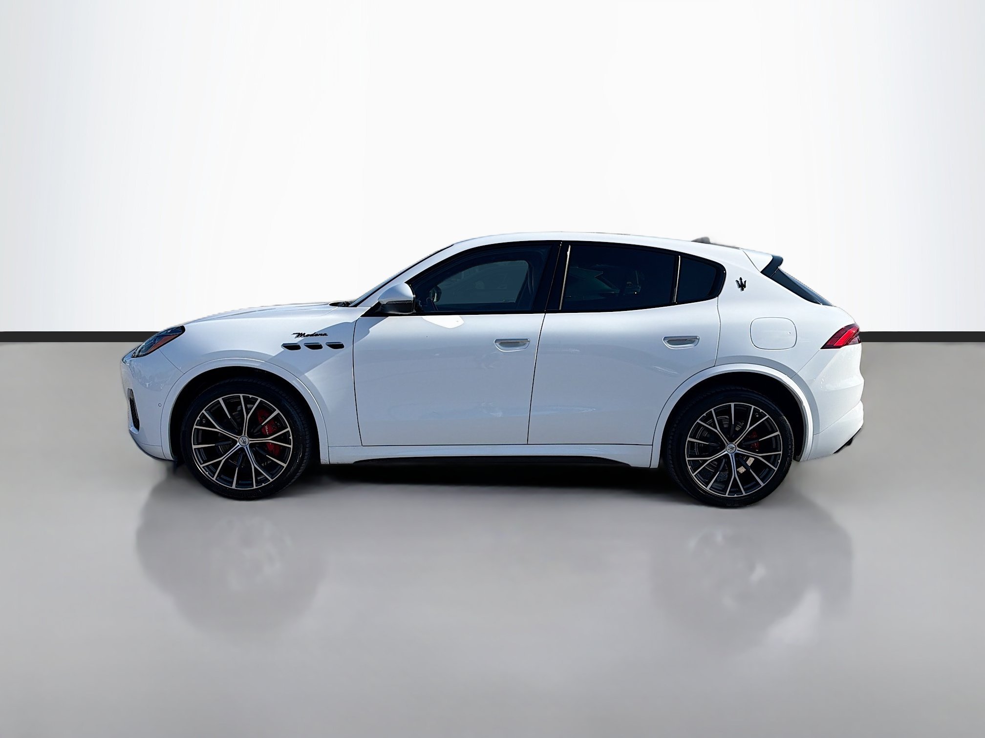 Used 2023 Bianco Maserati Modena image 2