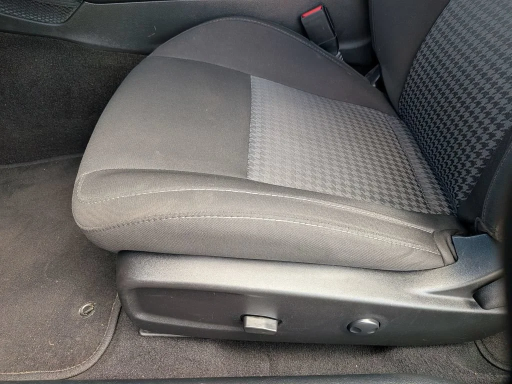 Used 2022  Dodge GT image 17