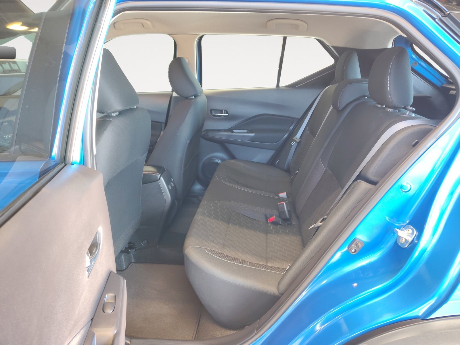 Certified Used 2024 Electric Blue Metallic/Super Black Nissan SV image 24
