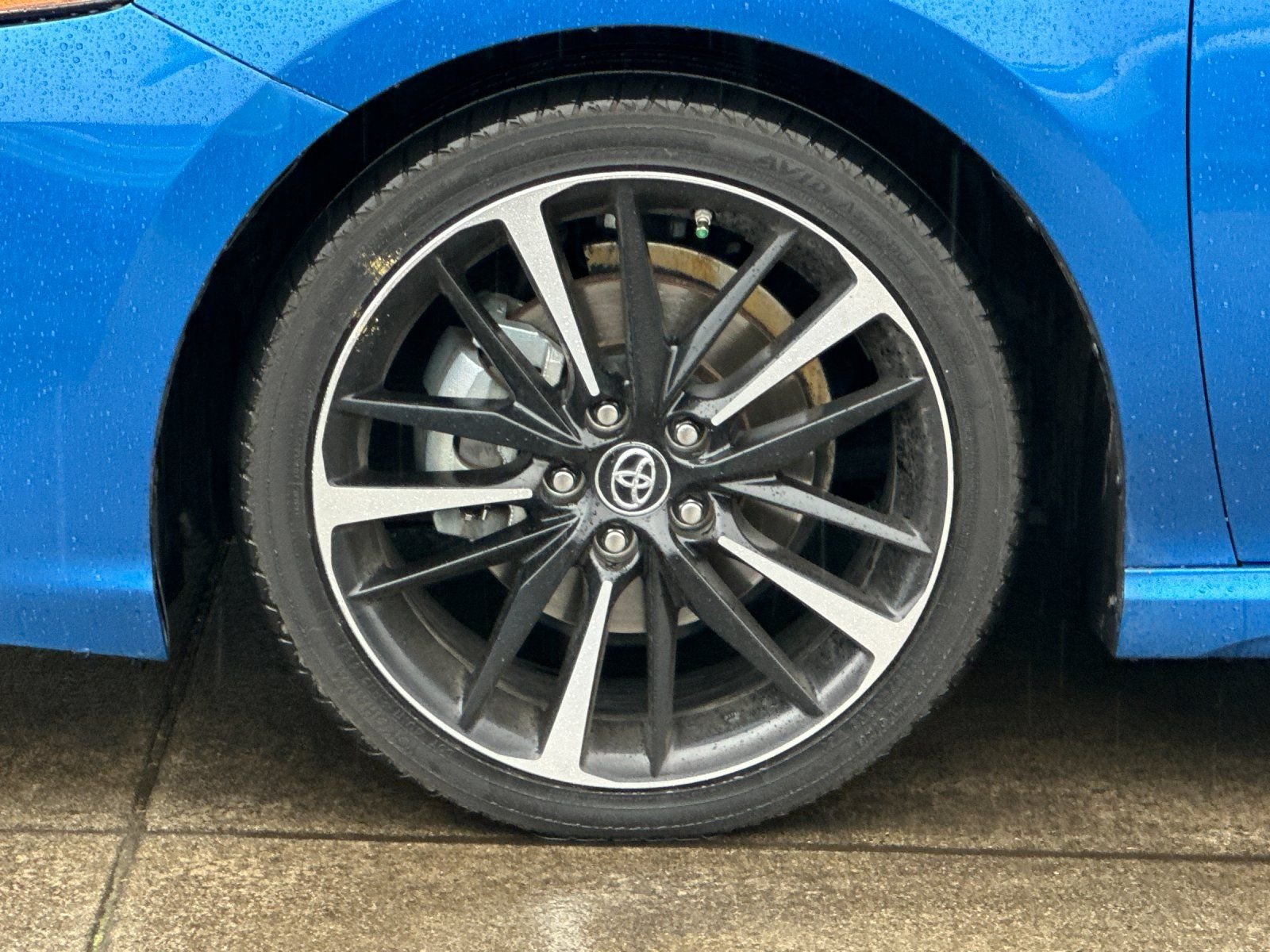 Used 2019 Midnight Black Metallic Toyota XSE image 23