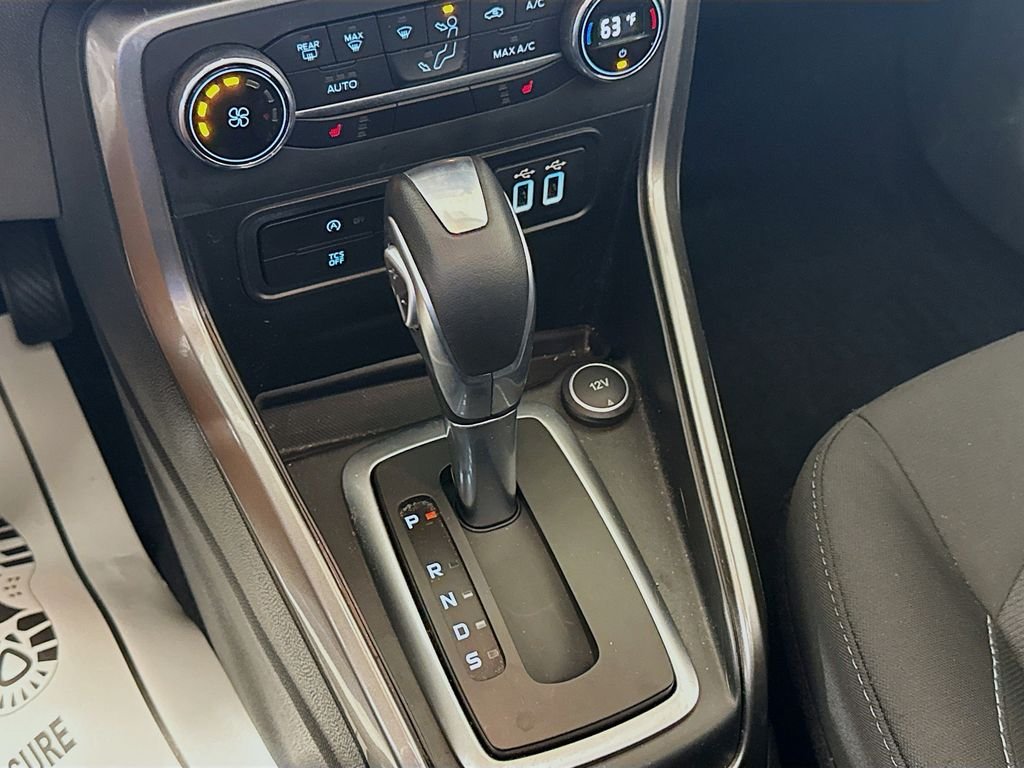 Used 2022 Lightning Blue Metallic Ford SE image 21