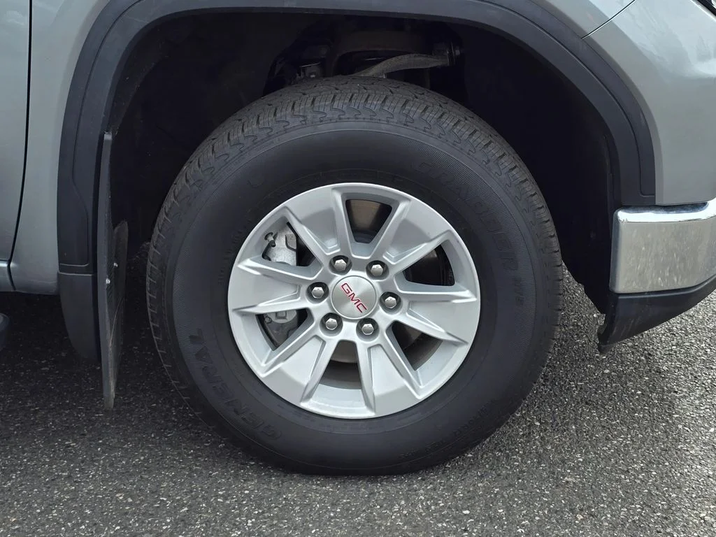 Used 2025 Sterling Metallic GMC SLE image 9