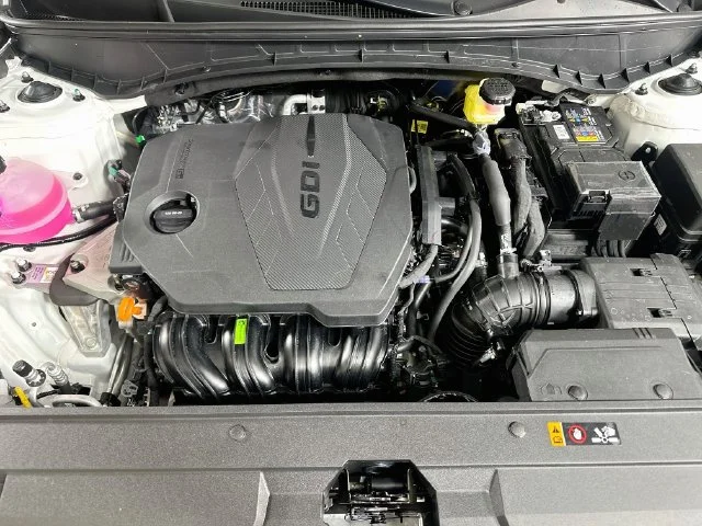 New 2027 White Hyundai SEL image 22
