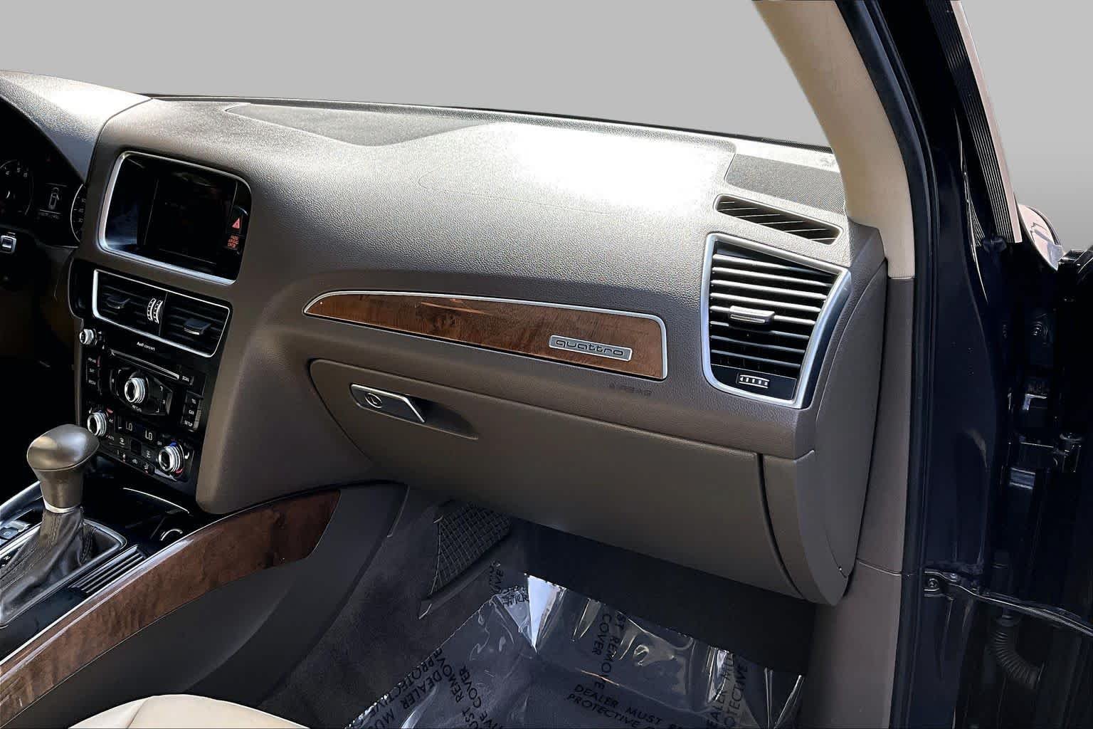 Used 2015 Moonlight Blue Metallic Audi Premium Plus image 18