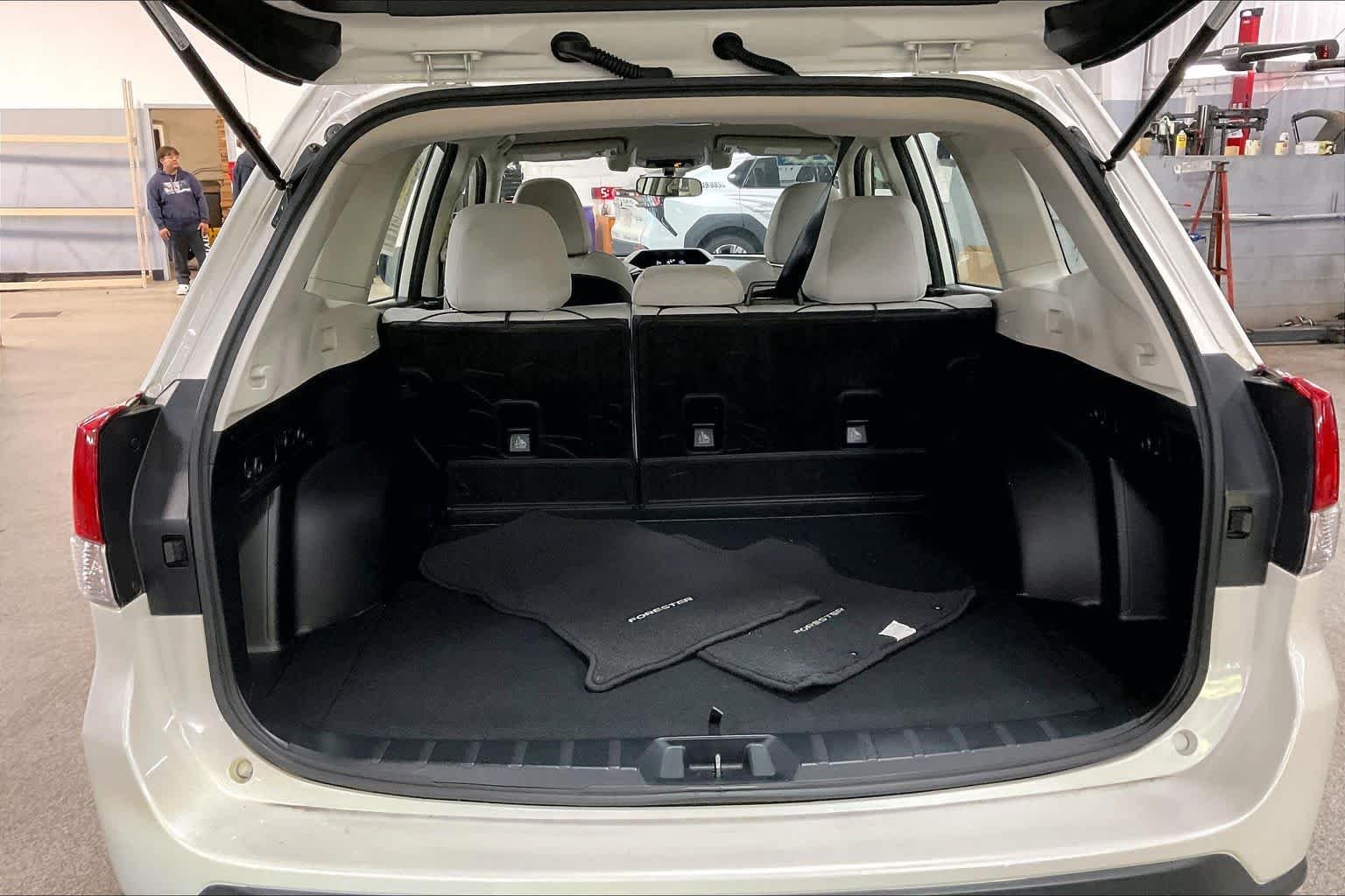 Used 2020 Crystal White Pearl Subaru  image 33