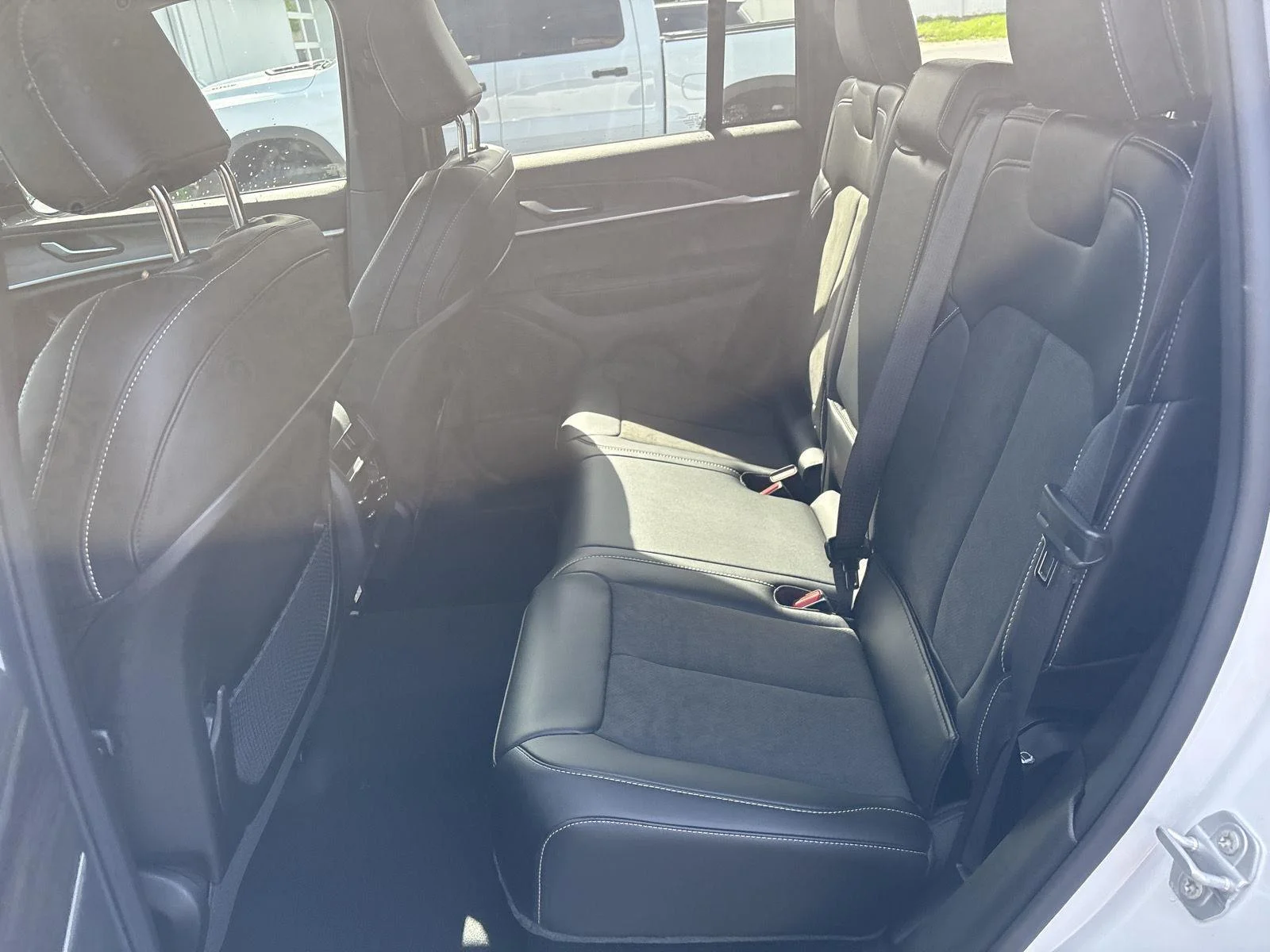 New 2026 Bright White Clearcoat Jeep Laredo Altitude image 10