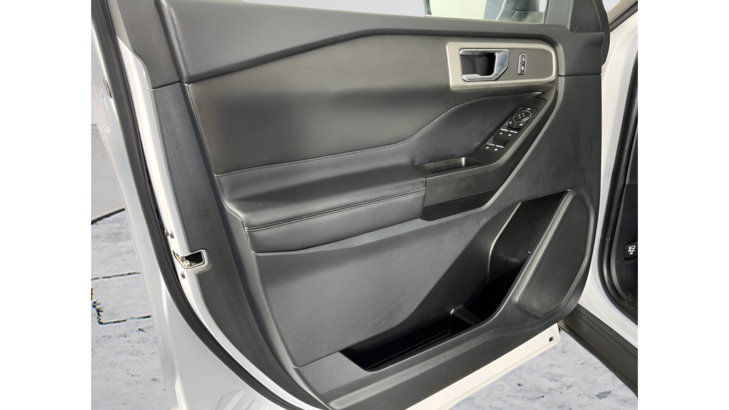 Used 2020 Oxford White Ford XLT image 9