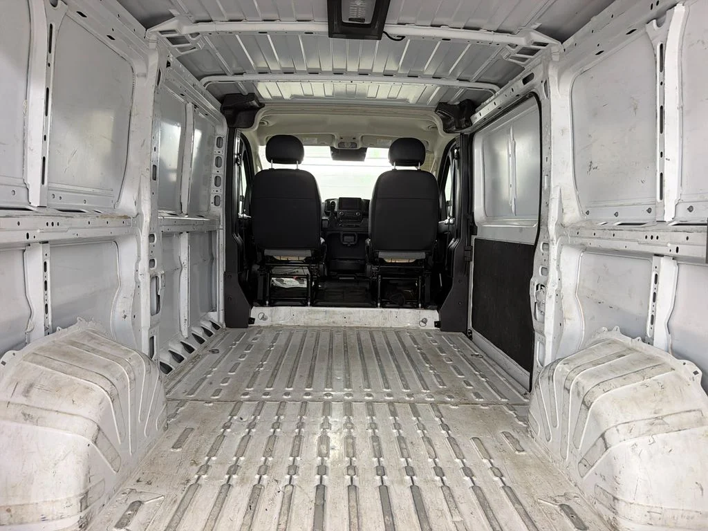 Used 2025 White Ram Base image 30