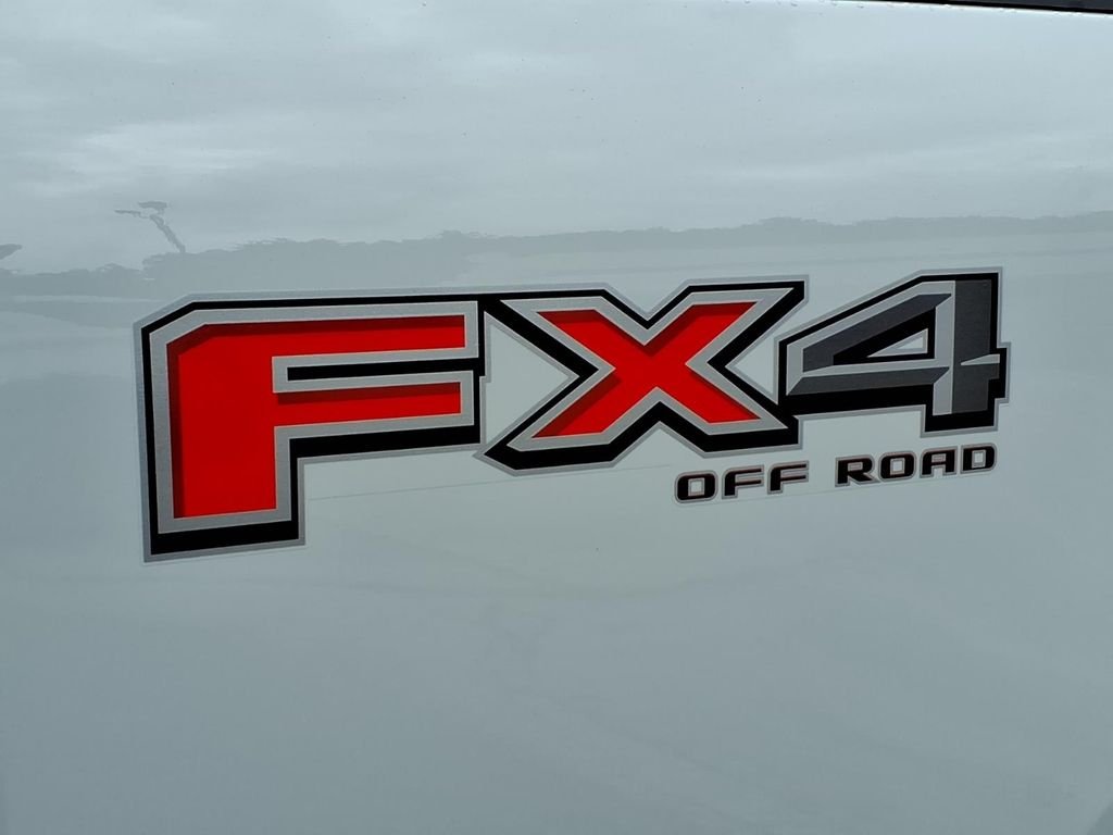 New 2026 Avalanche Ford F-350® XLT image 10