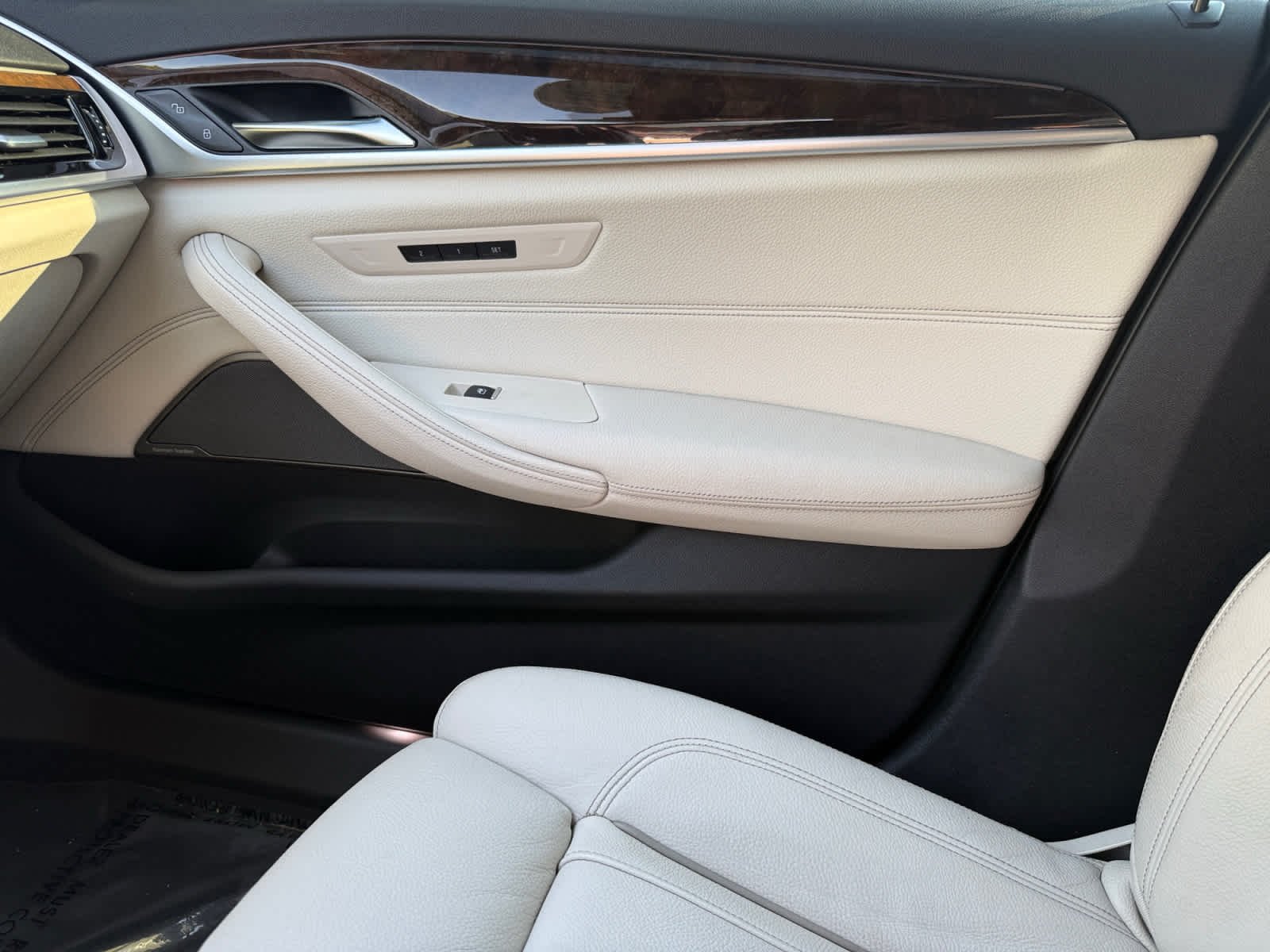Used 2017 Black Sapphire Metallic BMW 530i image 24