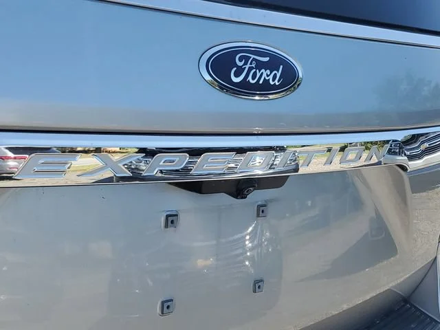 Used 2020 Iconic Silver M Ford Limited image 29