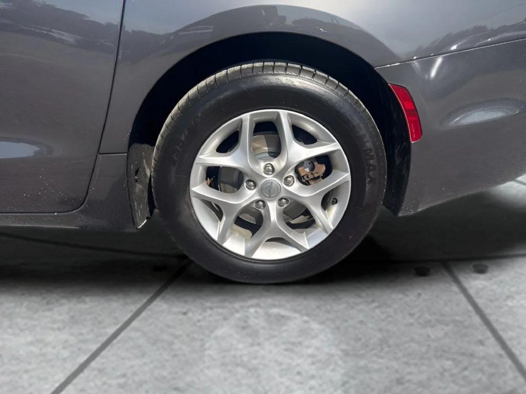 Used 2019 Gray Chrysler Touring Plus image 26