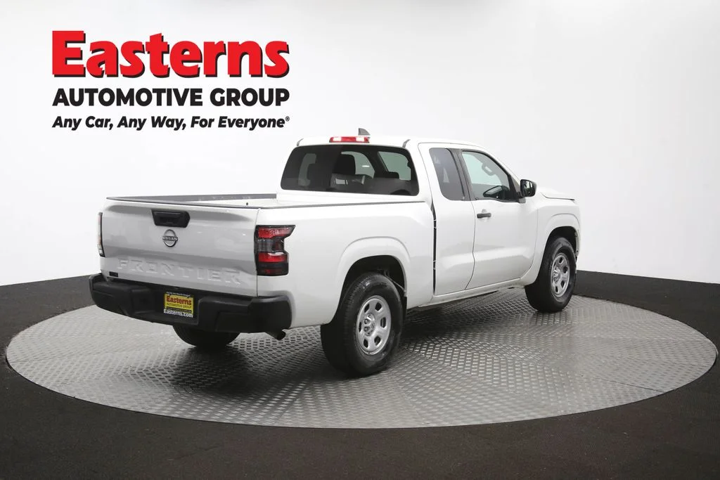 Used 2022 White Nissan S image 41