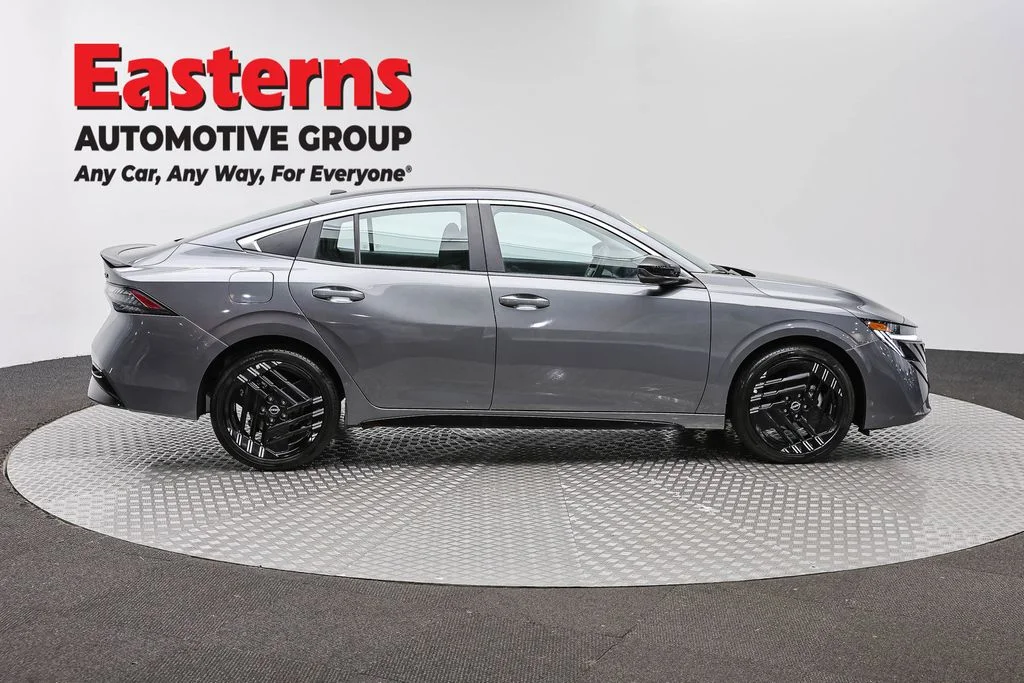 Used 2026 Gray Nissan SR image 4