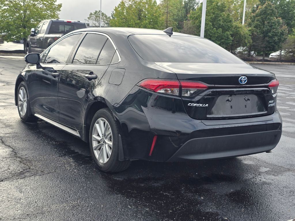 Used 2024 Black Toyota XLE image 6