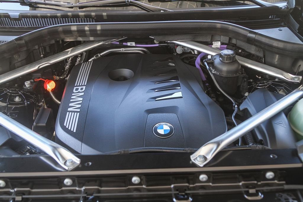 New 2026 Black Sapphire Metallic BMW sDrive40i image 23