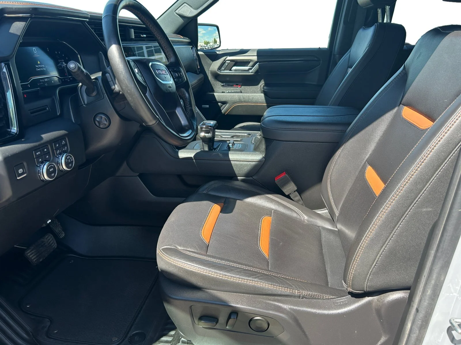 Used 2024 Gray GMC AT4 Crew Cab image 14