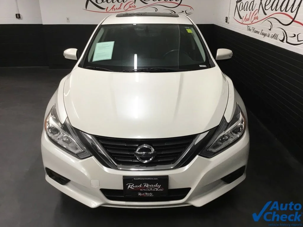 Used 2016 White Nissan 2.5 SV image 4