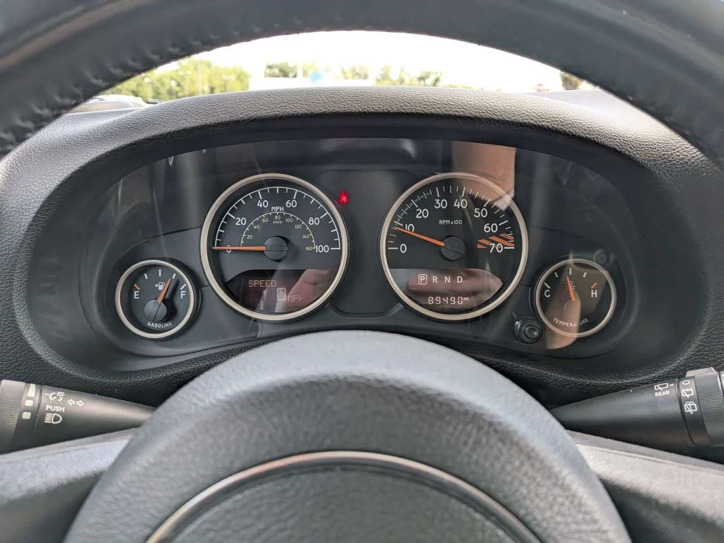 Used 2017 White Jeep Unlimited Sahara image 26