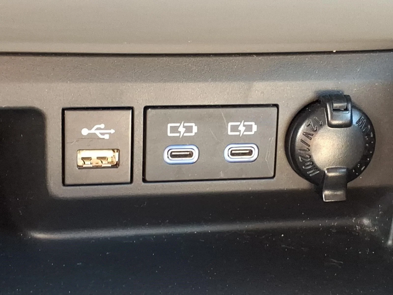 Certified Used 2022  Toyota XLE image 16