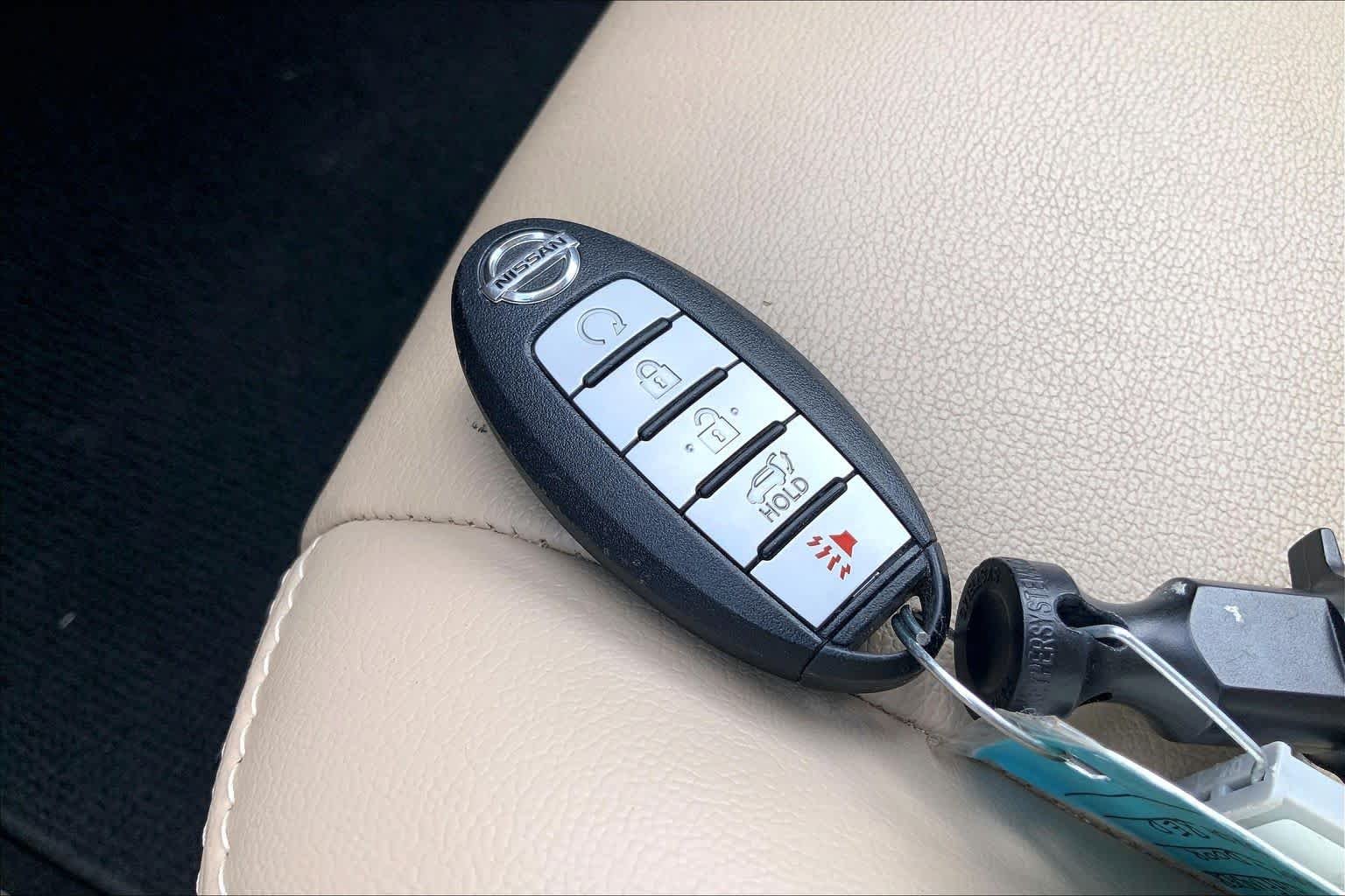 Used 2017 Cayenne Red Metallic Nissan Platinum image 15