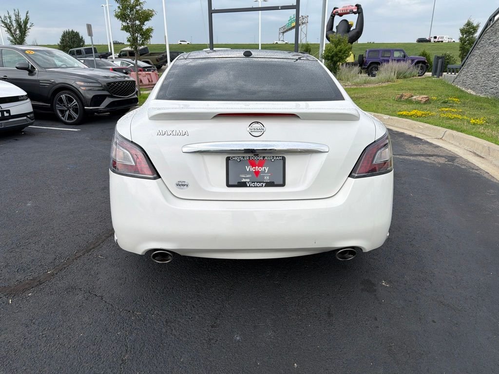 Used 2012 White Nissan 3.5 SV image 6