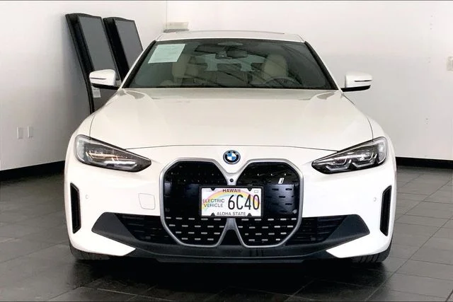 Certified Used 2023 Alpine White BMW eDrive35 image 3