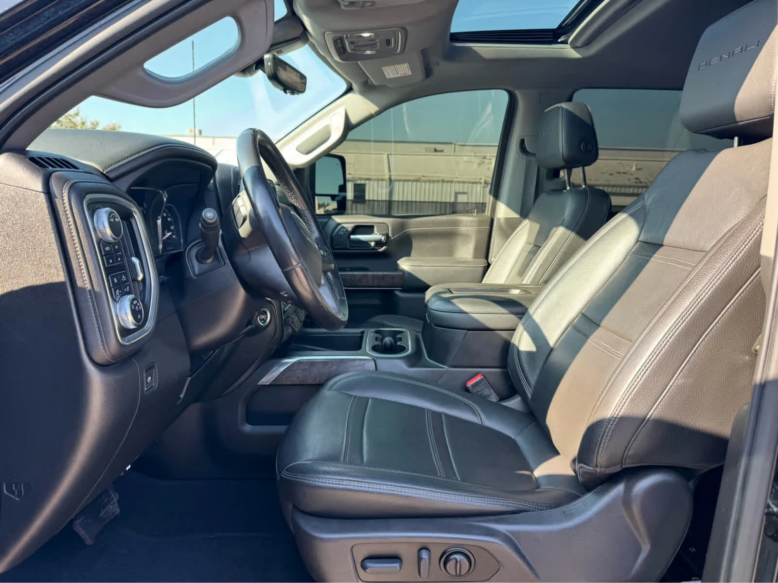 Used 2022 EBONY TWILIGHT METALLIC GMC Denali image 14
