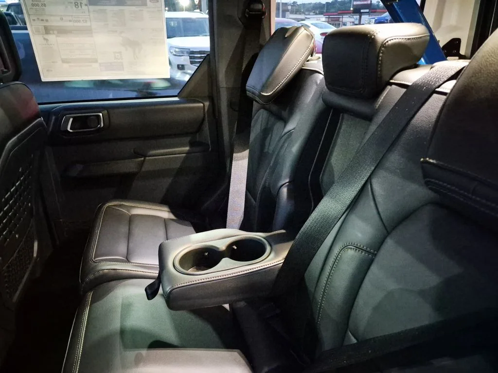 New 2025 Velocity Blue Metallic Ford Badlands® image 14