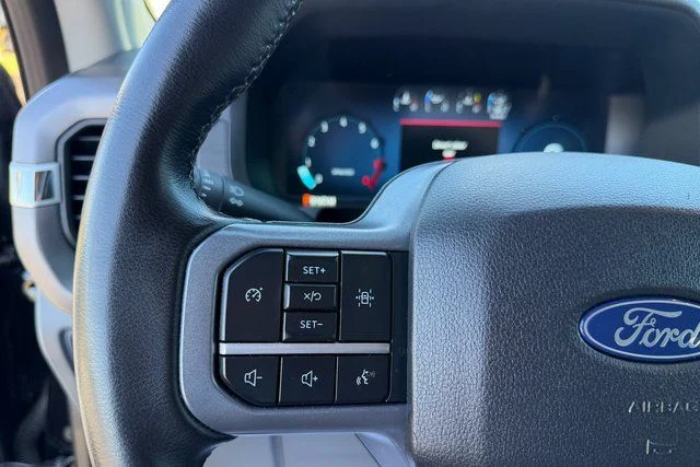 Used 2025 Black Ford XLT image 17