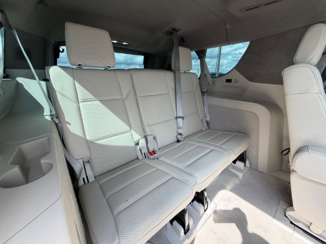 Used 2025 White Cadillac Sport Platinum image 17