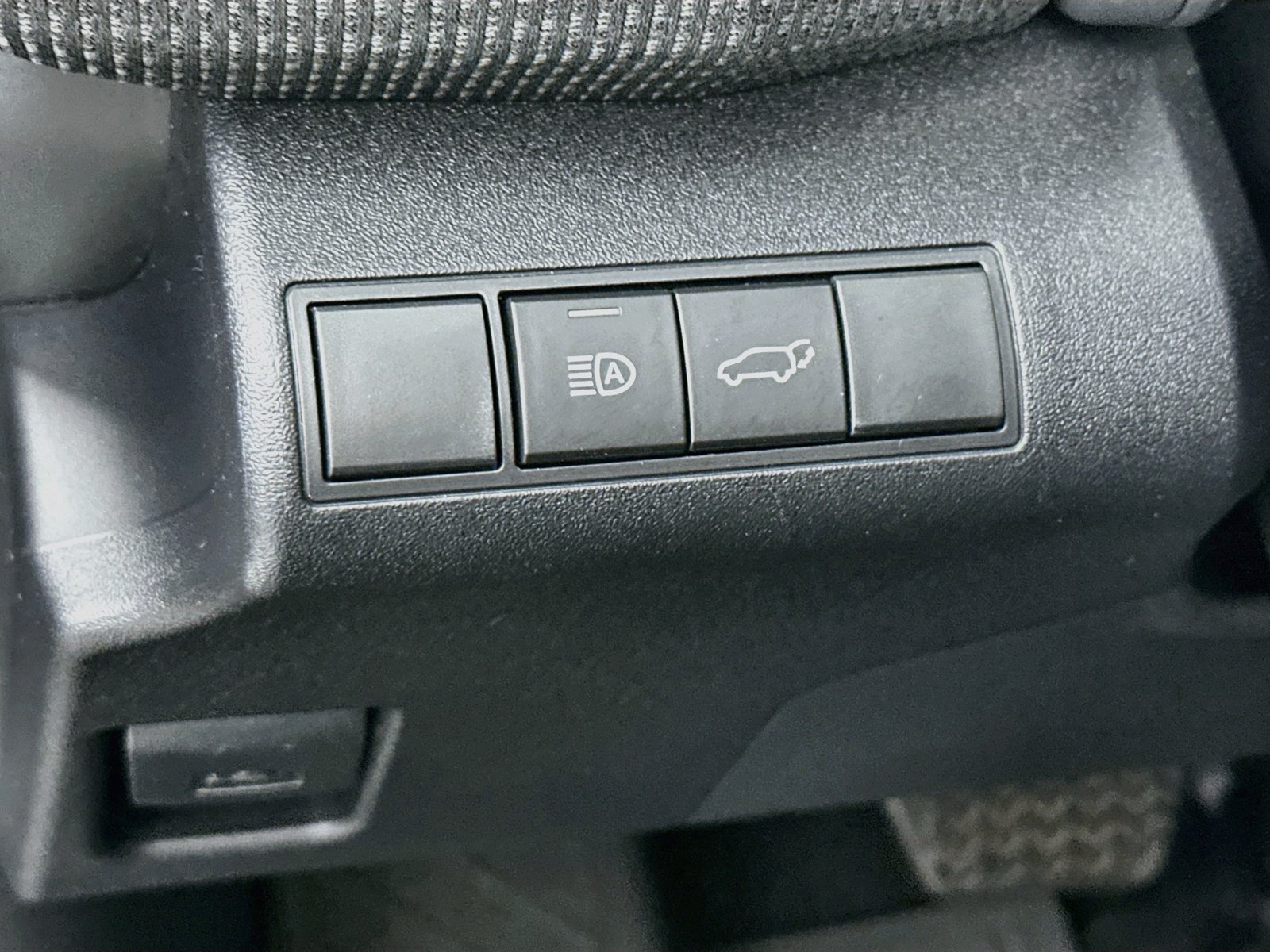 Used 2025 Heavy Metal Toyota XLE image 10