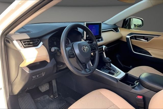 Used 2025 White Toyota XLE image 12
