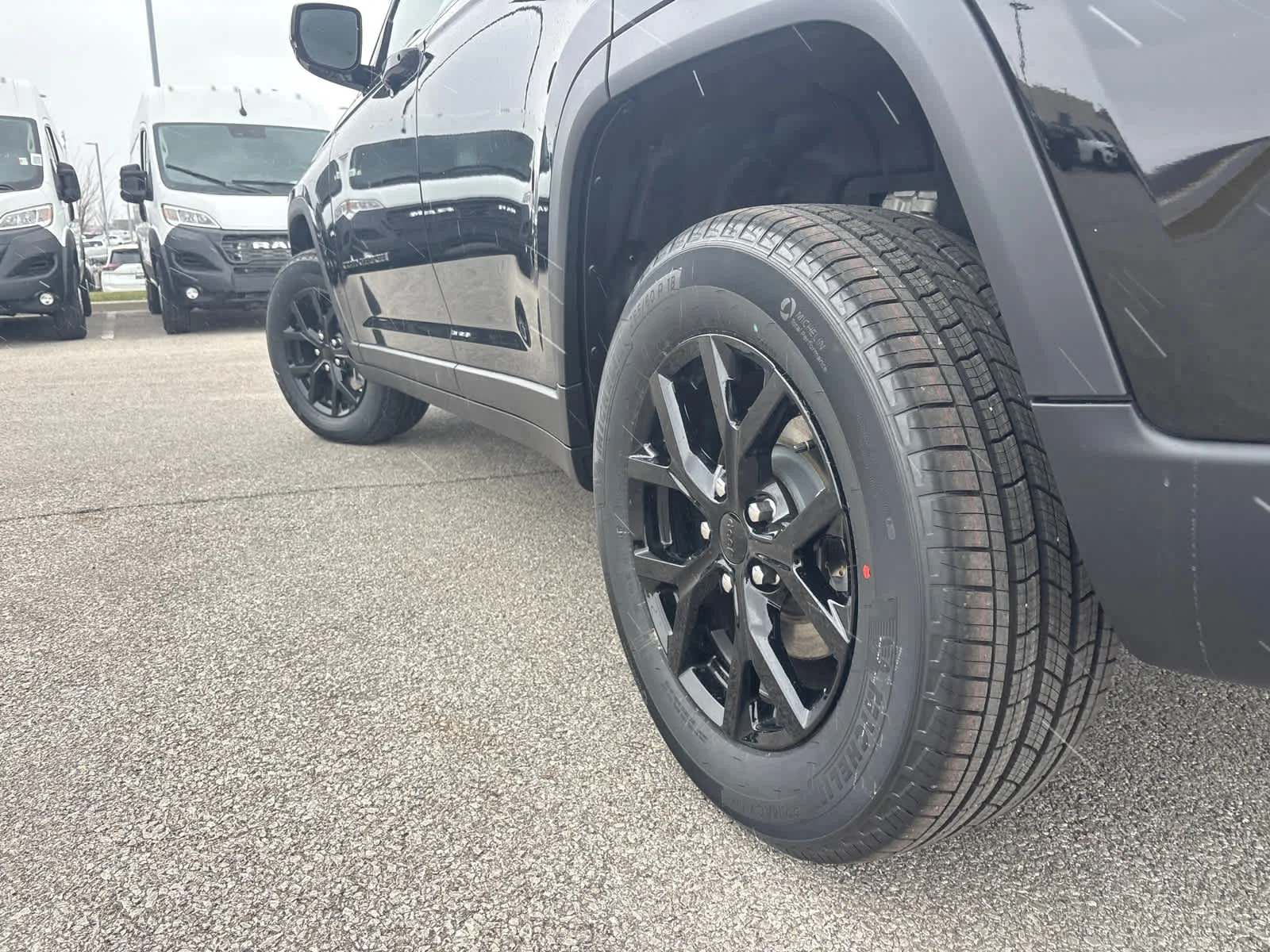 New 2026 Diamond Black Crystal Pearlcoat Jeep Laredo Altitude image 6
