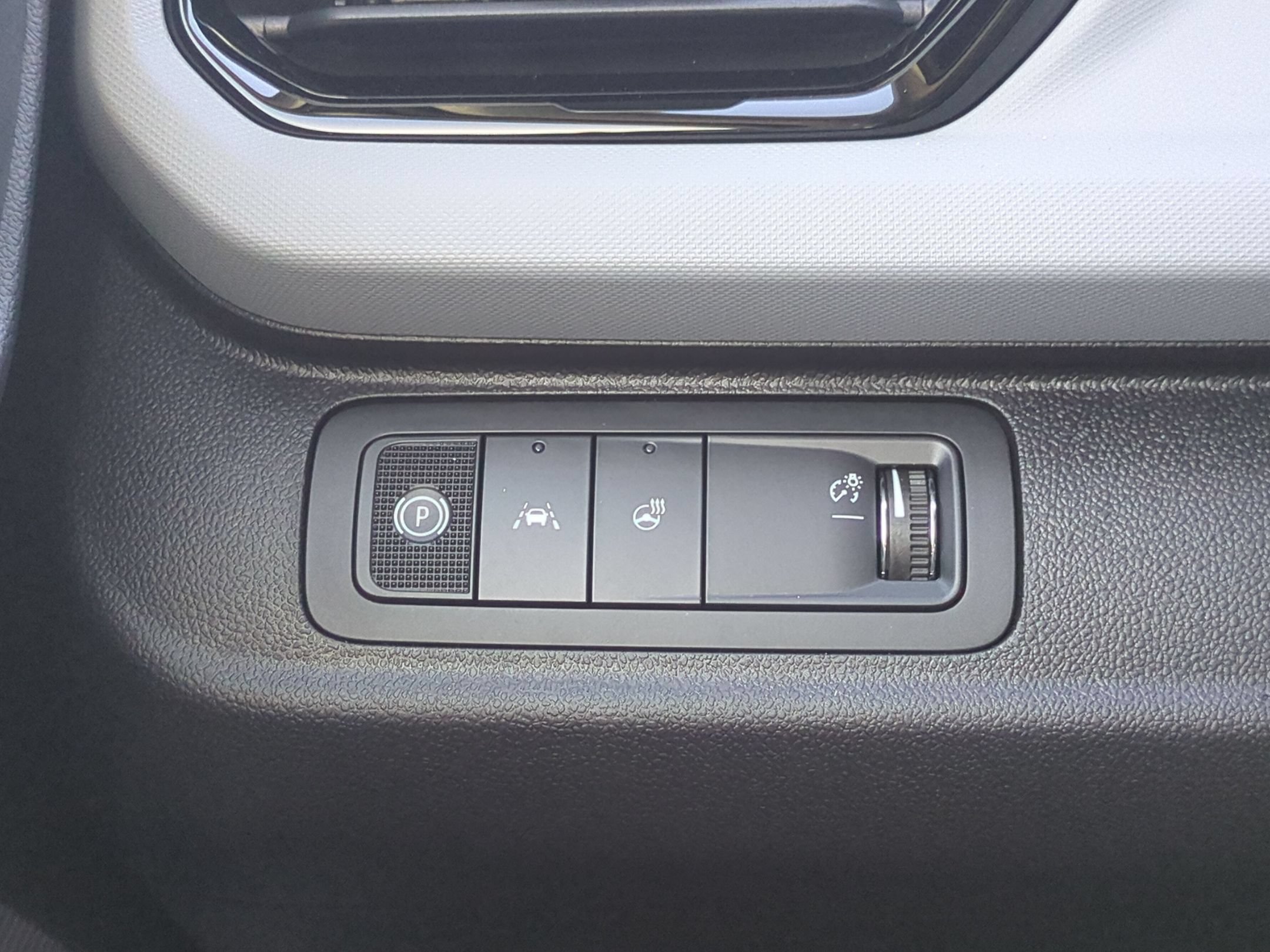 2027 Chevrolet Bolt LT - Photo 28