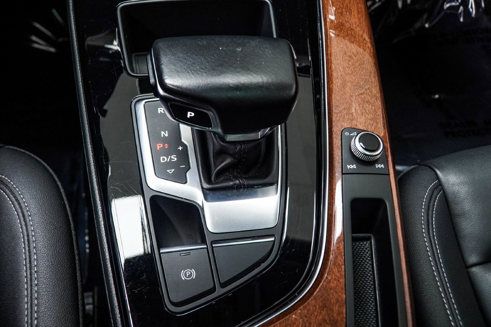 Used 2022 Black Audi 40 Premium image 22