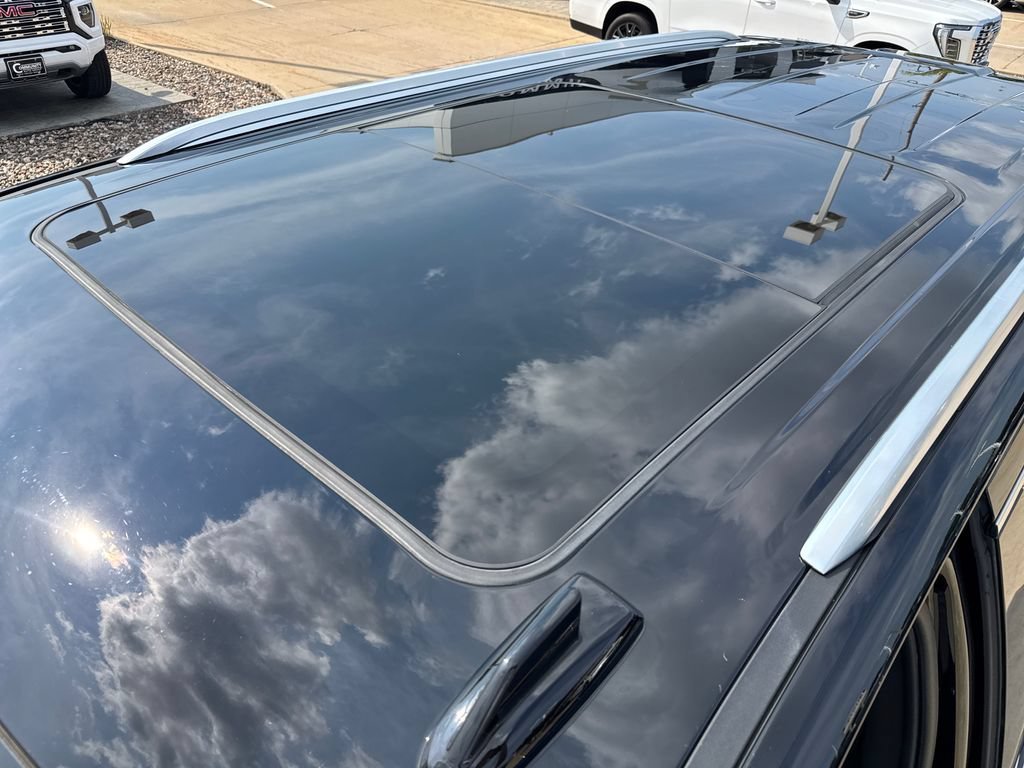 2021 GMC Yukon Denali - Photo 10