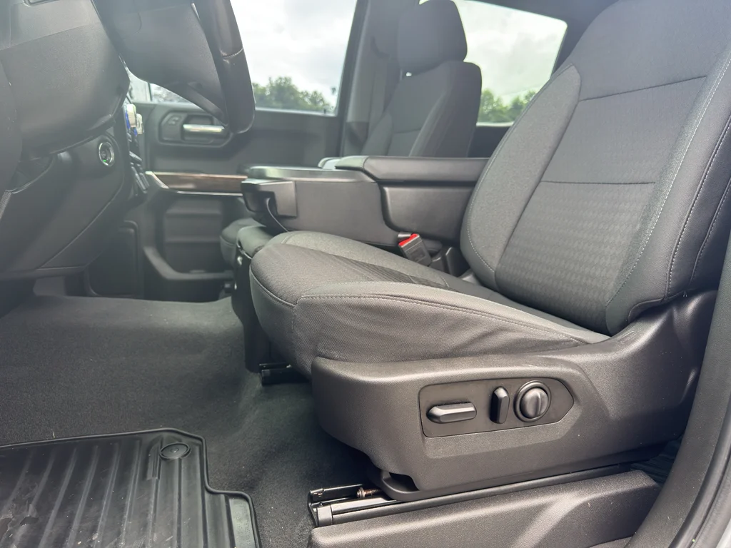 Used 2021 Satin Steel Metallic GMC Elevation image 13