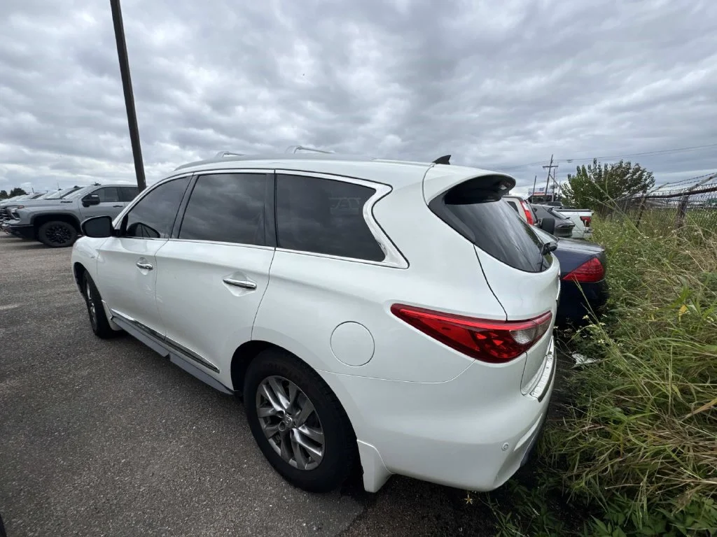 Certified Used 2014 White INFINITI Base image 11