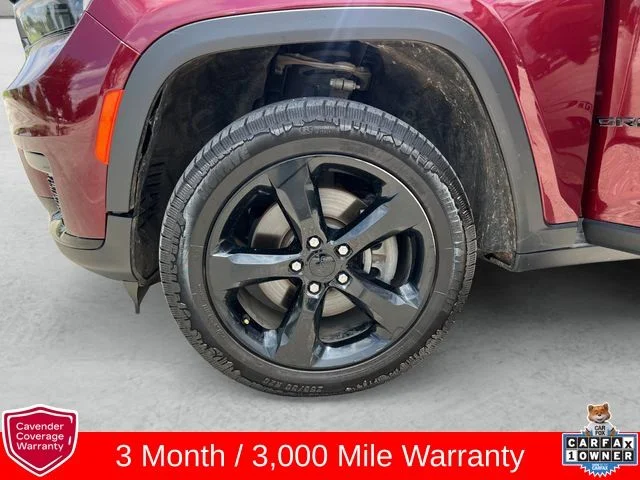 Used 2023 Red Jeep Altitude image 23