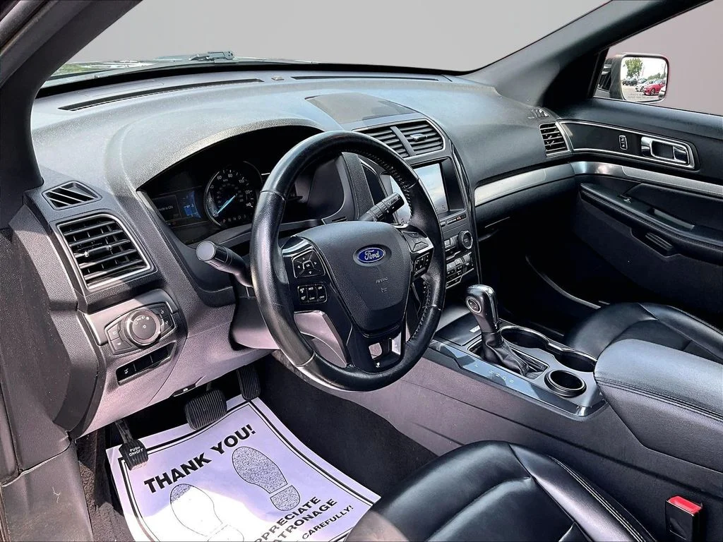 Used 2019 Black Ford XLT image 13
