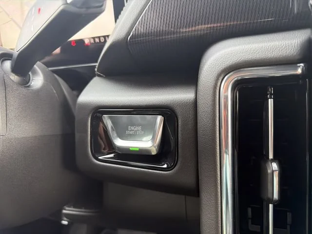 New 2026 Onyx Black GMC Elevation image 29
